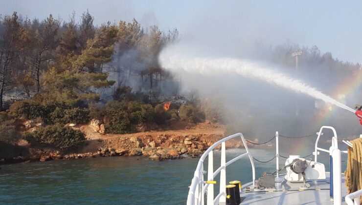 Bodrum’daki yangına denizden müdahale